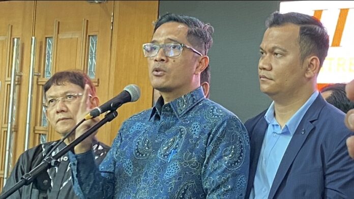 Febri Diansyah Holopis 1