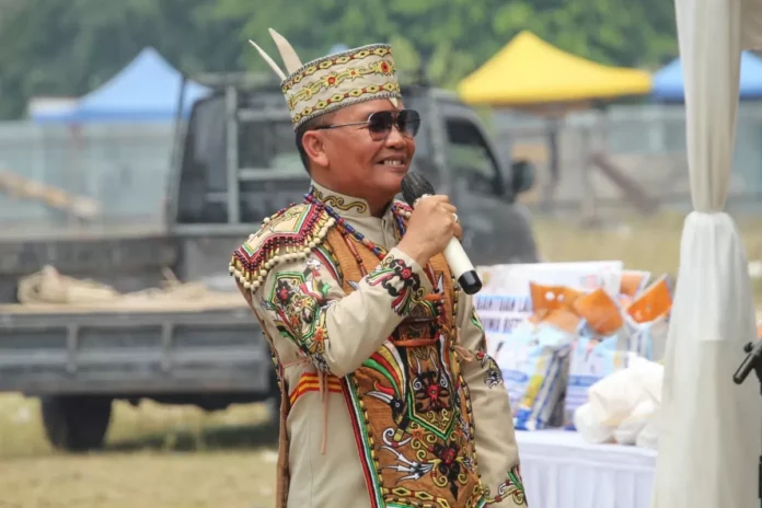 Gubernur Kalteng Holopis