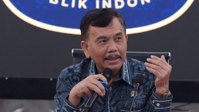 Kepala Bakom Holopis