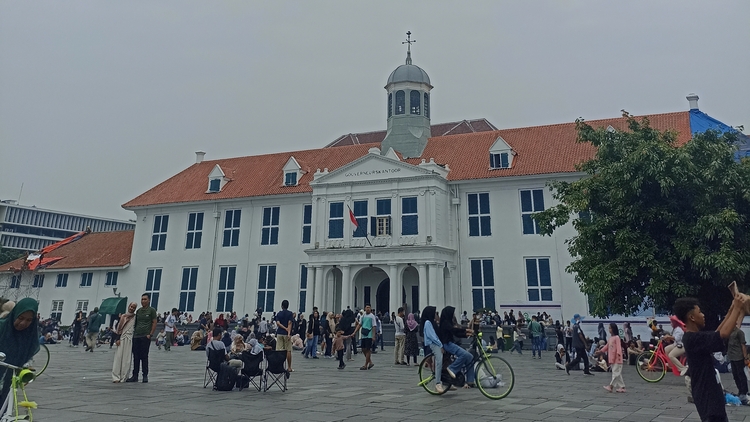 Kota Tua Holopis