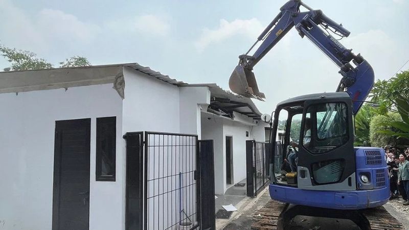 Pembongkaran Bangunan Di Lapas Cibinong Holopis