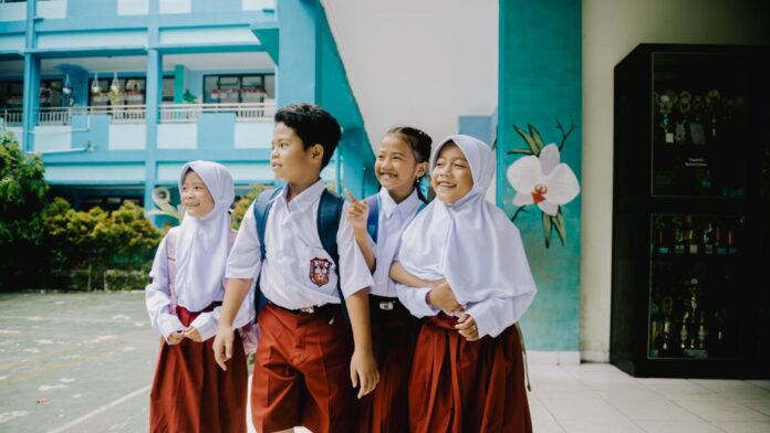 Sekolah Holopis