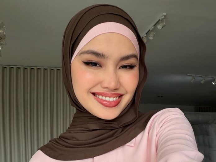 Selebgram Sashfir Holopis