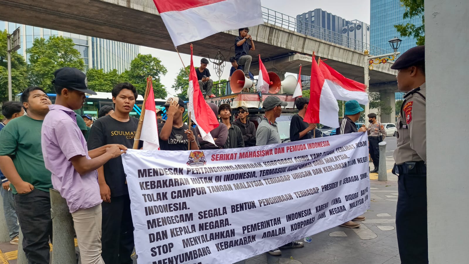 Serikat Mahasiswa Dan Pemuda Indonesia Smpi Di Kedubes Malaysia Holopis