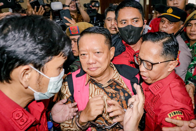 Sidang Febrie Adriansyah Holopis