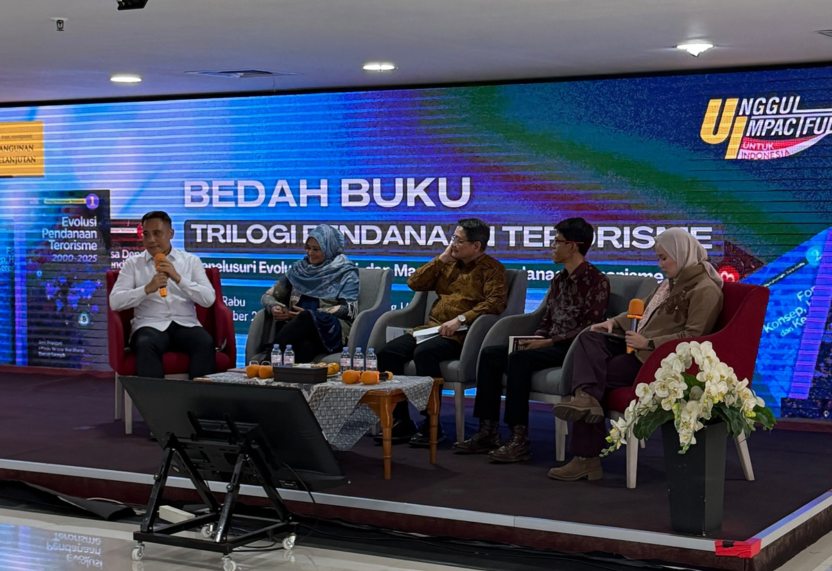 Suasana Bedah Buku Trilogi Pendanaan Terorisme Holopis