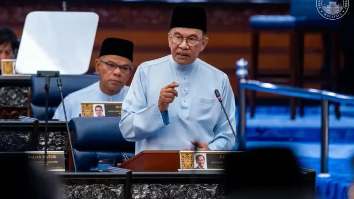 Perdana Menteri Anwar Ibrahim Holopis